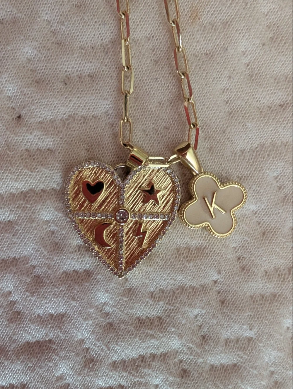 kate spade Gold Heart Locket Necklace with White Enamel Clover Initial K - Picture 1 of 4